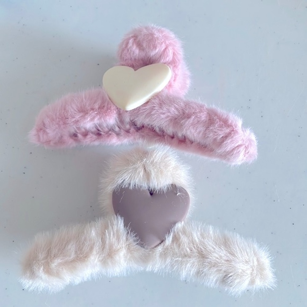 NWT Furry Claw Clip - 2pk
